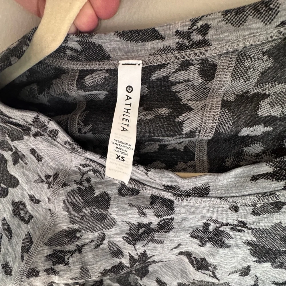 NWOT Athleta XS Momentum Long Sleeve Top Osprey Grey - Picture 5 of 5